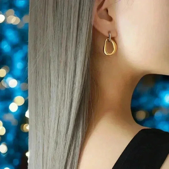 🆕️Versatile 2-in-1 Two-Tone 18K Gold Plated Stainless Steel Dainty Earrings ✨ - Picture 4 of 15